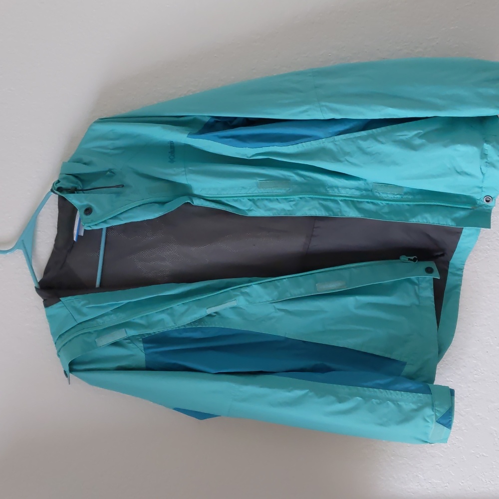 Columbia lightweight jackets. Women's M jacket. Waterproof
